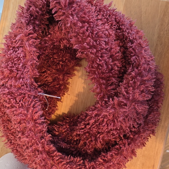 NWOT Women's neck warmer - Picture 4 of 6